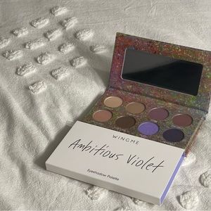 Wingme ambitious violet eyeshadow palette